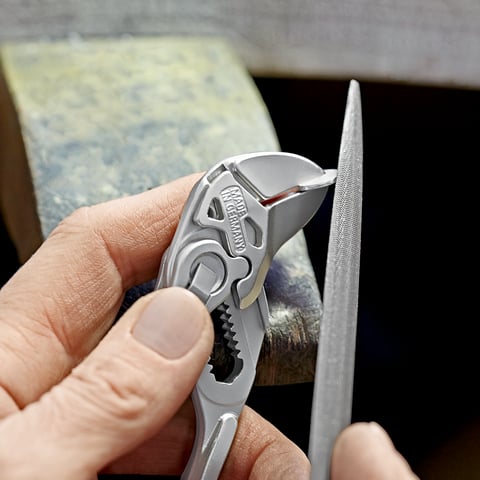 Mini-tenaza llave Alicate y llave en una sola herramienta | 86 03 125