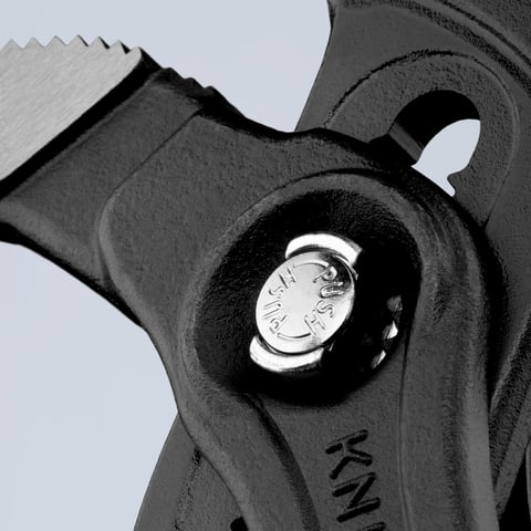 KNIPEX Cobra® XL Pipe Wrench and Water Pump Pliers | 87 01 400