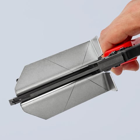 Pince pour plastique Et goulottes PVC | 95 02 21