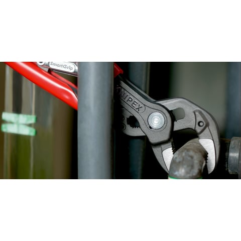KNIPEX SmartGrip® Water Pump Pliers with automatic adjustment | 85 01 250