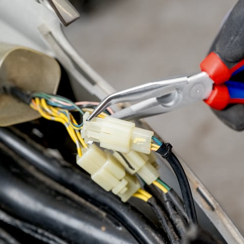 ロングラジオペンチ （くちばし型プライヤー） | KNIPEX