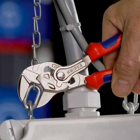 Pliers Wrench Pliers and a wrench in a single tool | 86 05 150
