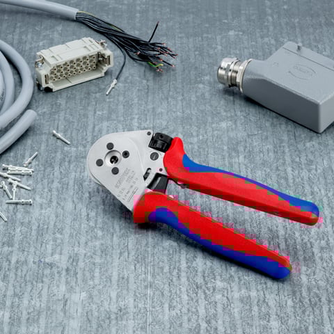Four-Mandrel Crimping Pliers for turned contacts | KNIPEX