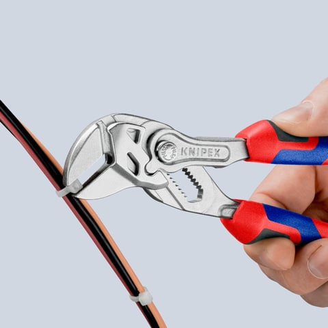Pliers Wrench With roughened jaws | KNIPEX