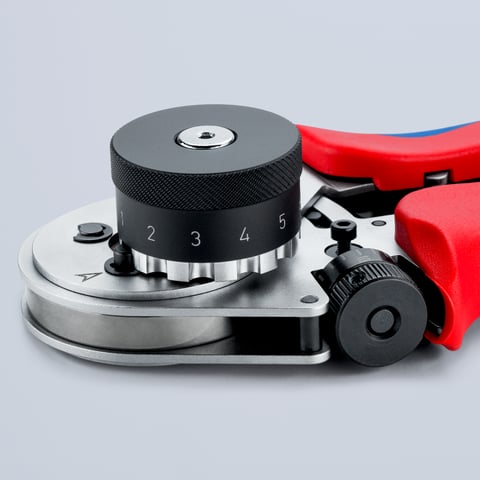 Four-Mandrel Crimping Pliers for turned contacts | KNIPEX