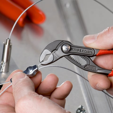 KNIPEX Cobra® High-Tech Water Pump Pliers | 87 01 125