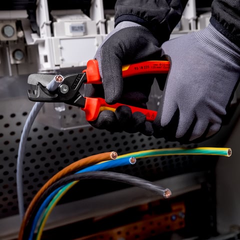 KNIPEX StepCut® XL Cable shears with step cut | 95 18 225