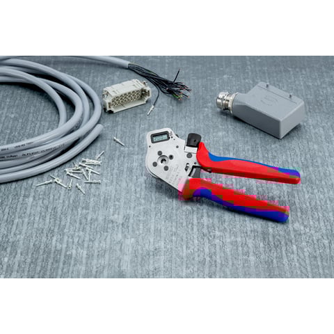 Four-Mandrel Crimping Pliers for turned contacts | KNIPEX