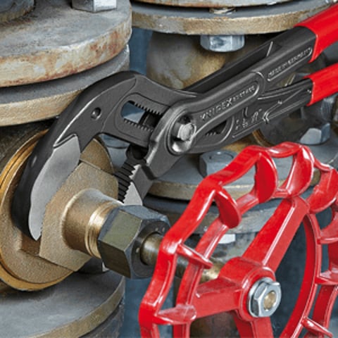 KNIPEX Cobra® XL Pipe Wrench and Water Pump Pliers | 87 01 400