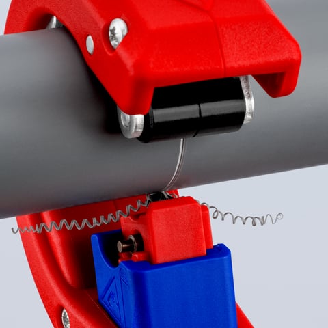KNIPEX DPT50 Cortador de tubos para tubos de plástico de paredes espessas, também com núcleo de espuma Corte e chanfradura em uma etapa | 90 23 02 BK