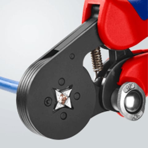Self-Adjusting Crimping Pliers for wire ferrules With lateral access | 97 53 04