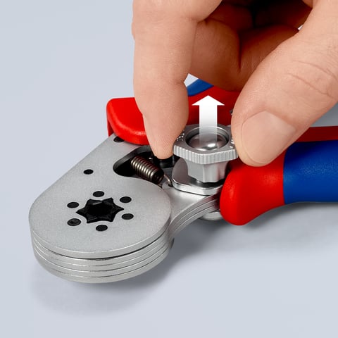 Self-Adjusting Crimping Pliers for wire ferrules With lateral