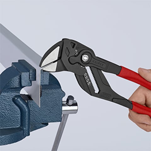 Pliers Wrench Pliers and a wrench in a single tool | 86 01 300