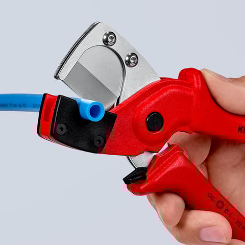Pipe cutter for multilayer and pneumatic hoses | 90 10 185