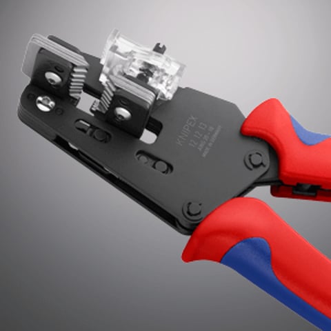 Precision Insulation Stripper With adapted blades | KNIPEX