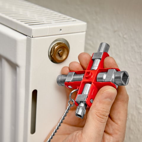 Universal Key For all standard cabinets and shut-off systems | KNIPEX