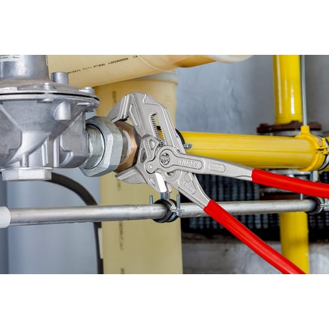 Pliers Wrench XL pliers and a wrench in a single tool | KNIPEX