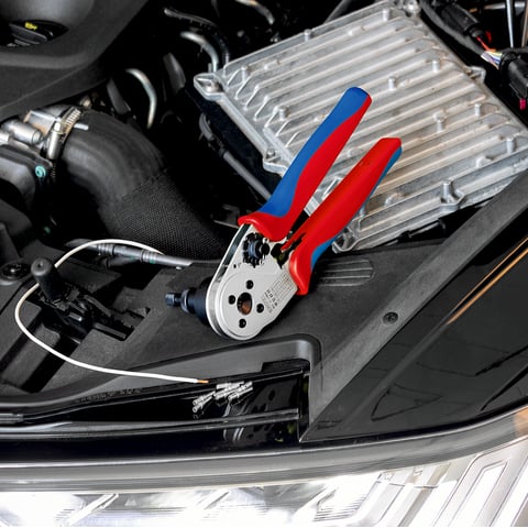 Four-Mandrel Crimping Pliers for DEUTSCH contacts | KNIPEX