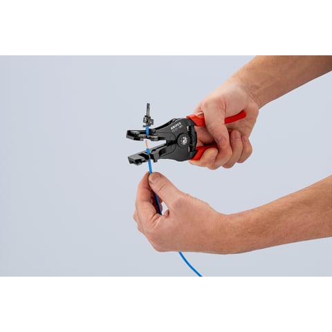 きのっぴー☆ 絶縁ストリッパー 形状刃付き | KNIPEX