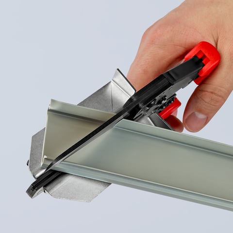 Pince pour plastique Et goulottes PVC | 95 02 21