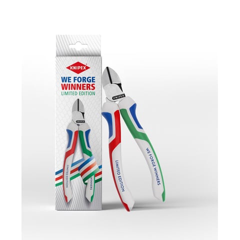 WE FORGE WINNERS LIMITED EDITION IN EXCLUSIVE PROMOTIONAL PACKAGING | 70 02 160 S8