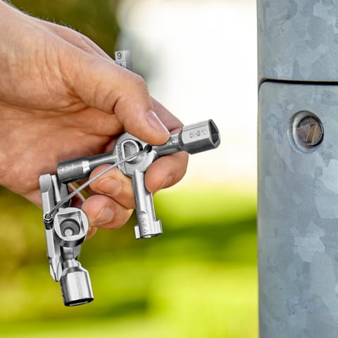 KNIPEX TwinKey® Chiave universale per quadri ed armadi elettrici Per tutti i sistemi di chiusura più comuni | 00 11 01