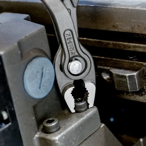 KNIPEX TwinGrip Front and side gripping pliers | KNIPEX