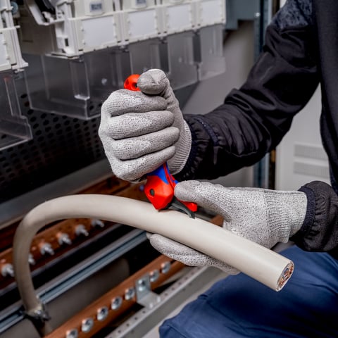 ストリッピングナイフ ガイドシュー付き | KNIPEX