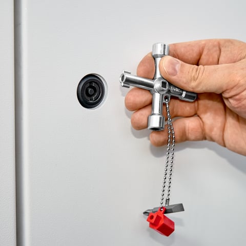 Schaltschrankschlüssel Der Standard Schaltschrankschlüssel | KNIPEX