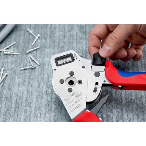 Four-Mandrel Crimping Pliers for turned contacts | KNIPEX