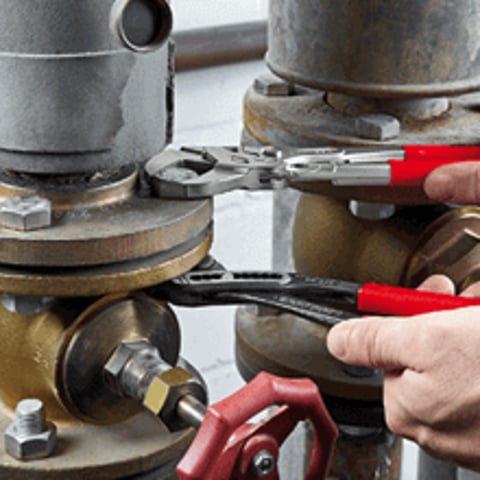 Pliers Wrench Pliers and a wrench in a single tool | 86 03 300