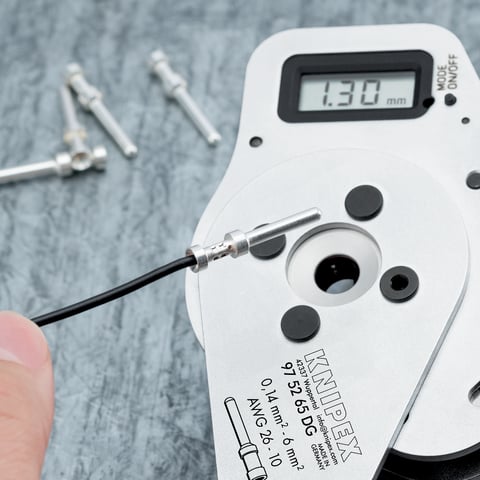 Four-Mandrel Crimping Pliers for turned contacts | KNIPEX