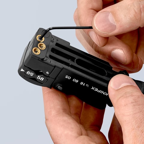 Stripping Tool for coax cable | 16 60 05 SB